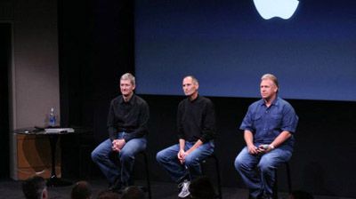 apple_execs_steve_jobs_060809.jpg