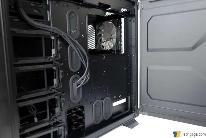 Corsair Graphite 730T Chassis - Rear of the motherboard tray