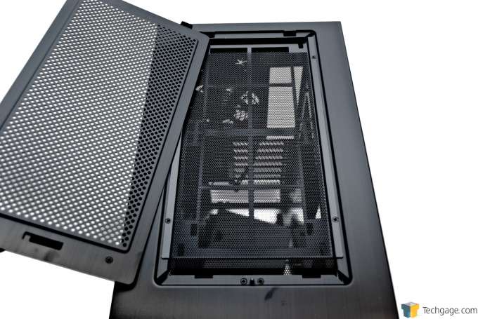 Lian Li PC-A61 - Roof and Vent Panel Removed