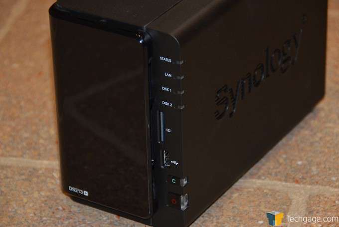 Synology DS213+ NAS Server - LEDs and Inputs Close-up
