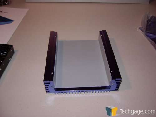 Logisys Aluminum HDD Silencer – Techgage