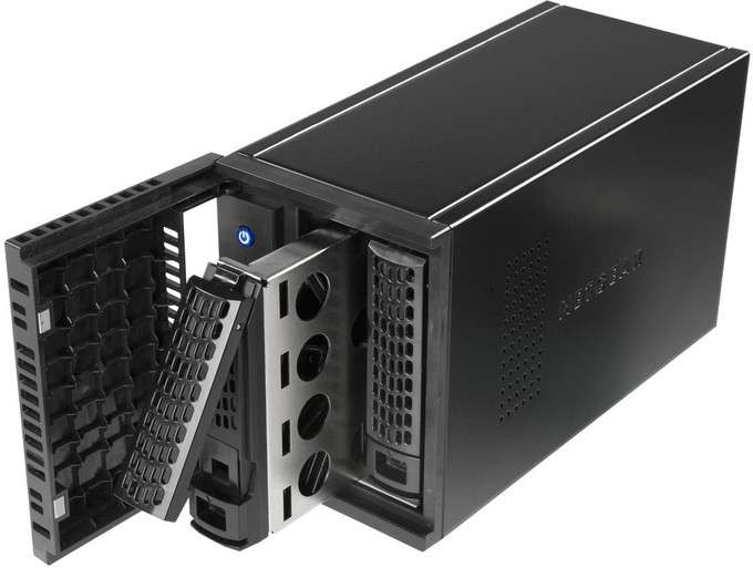 NETGEAR ReadyNAS 102 - Angled, Drive Bays