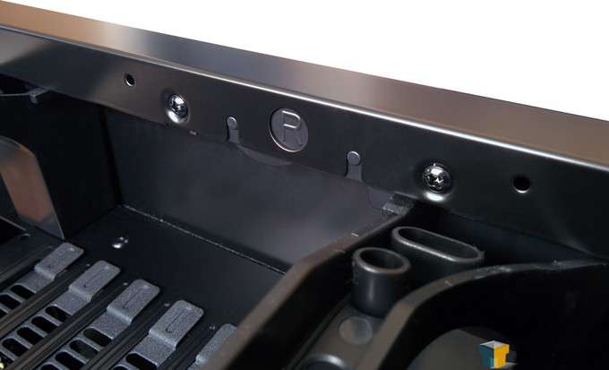 SilverStone Fortress FT05 Mid-Tower Chassis - Top Panel Release Latch