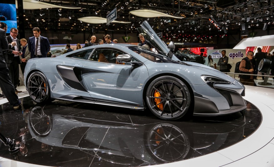 2016-McLaren-675LT-Angle.jpg