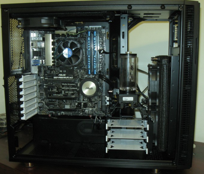 Fractal Design Define R5 Water Cooling - Drive Cage Back In Place