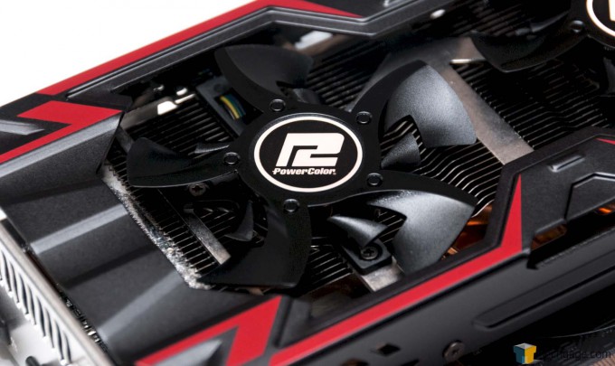 PowerColor Radeon R9 380 PCS+ - Close-up