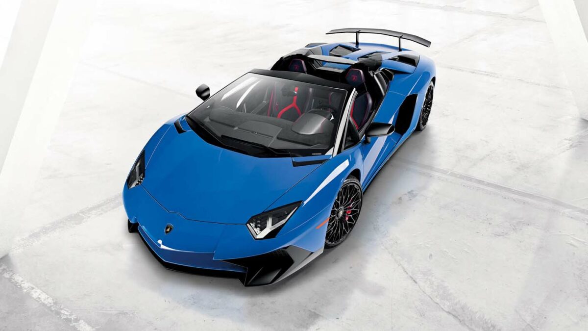 Topless Lamborghini Aventador LP750-4 Superveloce Roadster Bows in Topless Lamborghini Aventador LP750-4 Superveloce Roadster Bows in