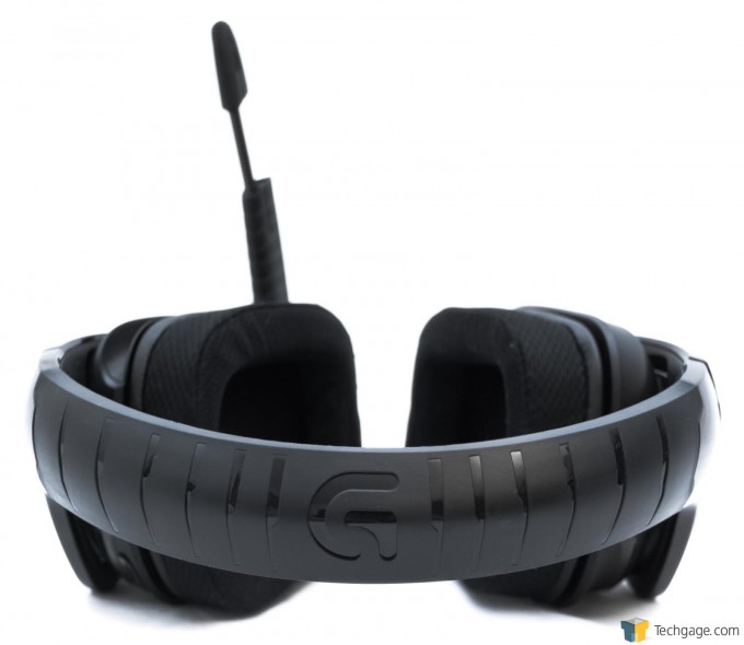 Logitech G633 Headset - Headband Close-Up