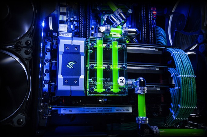 MAINGEAR RUSH - Green PC