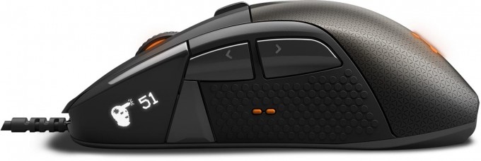 SteelSeries Rival 700 OLED Close-up