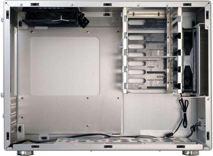 Lian Li PC-M25 mATX Chassis - Internals