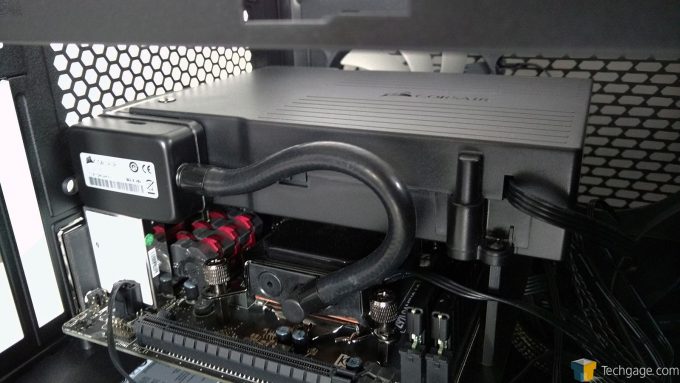 Corsair H5 SF - Installed in the 250D