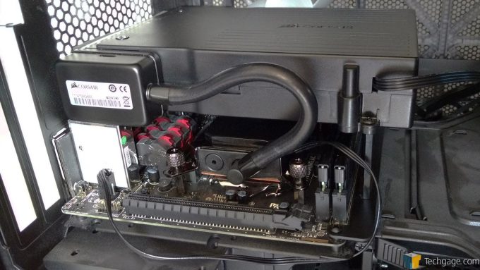 Corsair H5 SF - Installed in the 380T