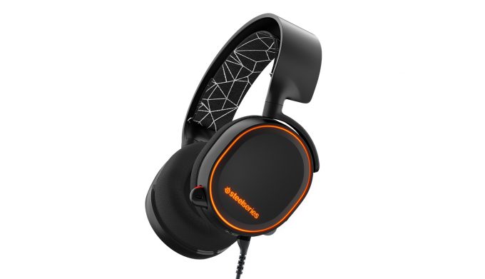 Steelseries Arctis 5 - Press Shot