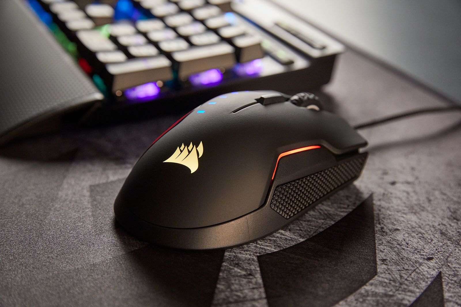 Corsair's GLAIVE RGB Gaming Mouse Sports Interchangeable Thumbrests, 3 RGB  Lighting Zones – Techgage