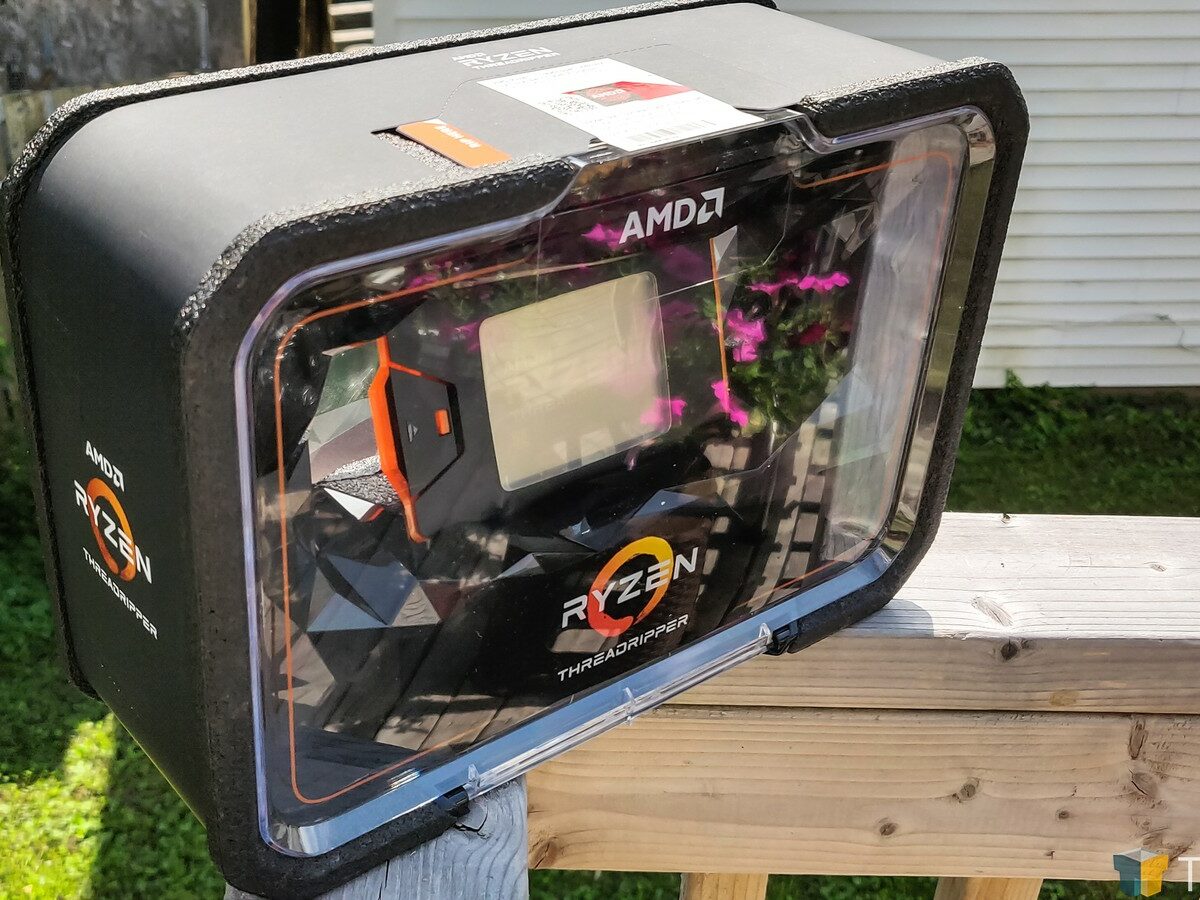 Ryzen Threadripper 2990WX 4点セット Unboxing AMD's Ryzen Threadripper 2990WX 32-Core Workstation