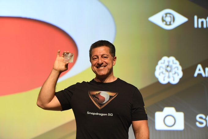 Qualcomm's Alex Katouzian Showing Off Snapdragon 855