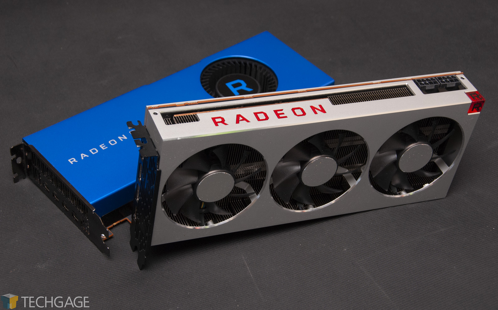 Radeon pro vii. Radeon Pro WX 8200. AMD Radeon™ Pro. AMD Radeon Pro VII. Radeon WX 3200.